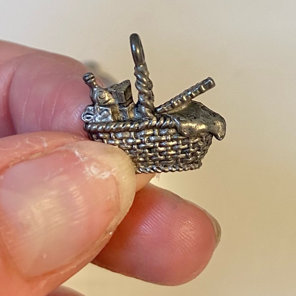 Vintage Silver Charm Bracelet with 10 Vintage Charms! - Picture 7 of 12